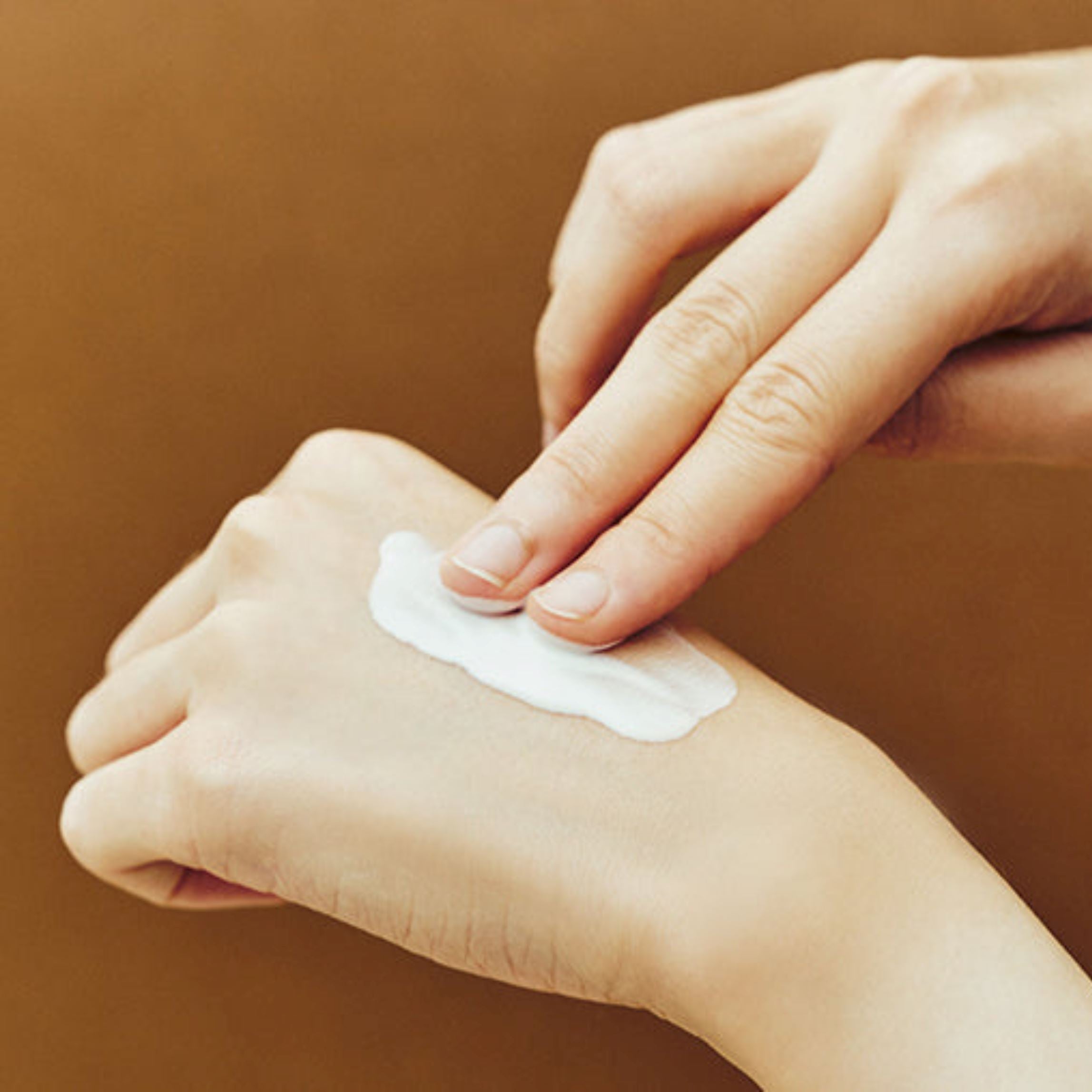 SKIN1004 Madagascar Centella Probio-Cica Glow Sun Ampoule 1.5ml (Pouch Sample) - ORION XO Exclusive