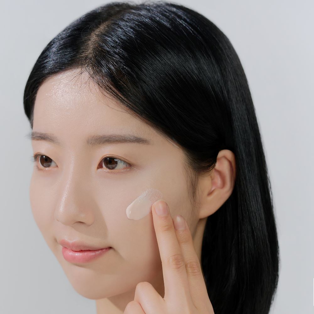 SKIN1004 Madagascar Centella Tone Brightening Tone-up Sunscreen SPF50+ PA++++ 50ml - ORION XO Exclusive